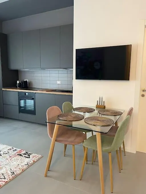 Gioia Pura Apart Milan